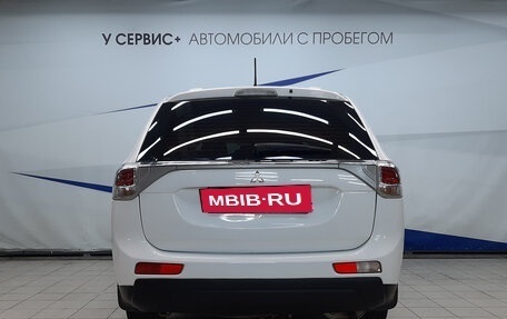 Mitsubishi Outlander III рестайлинг 3, 2014 год, 1 320 000 рублей, 4 фотография