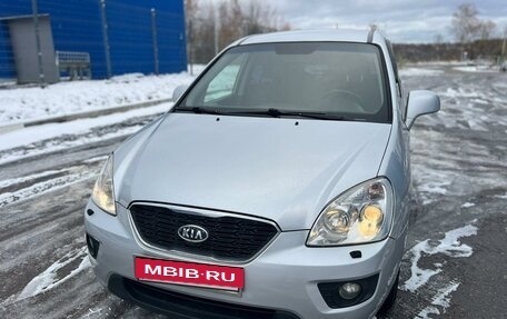 KIA Carens III (RP), 2011 год, 1 049 000 рублей, 3 фотография