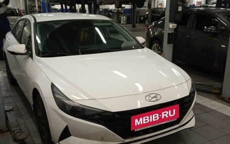 Hyundai Elantra, 2021 год, 2 145 000 рублей, 2 фотография