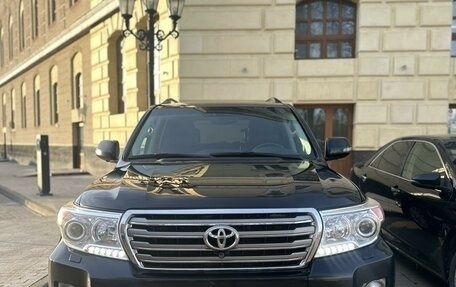 Toyota Land Cruiser 200, 2015 год, 4 490 000 рублей, 2 фотография