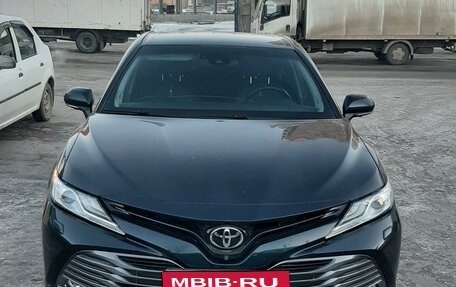 Toyota Camry, 2018 год, 3 200 000 рублей, 1 фотография