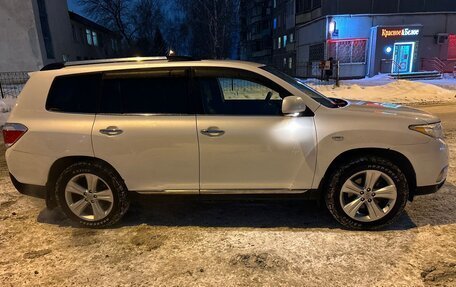 Toyota Highlander III, 2011 год, 2 400 000 рублей, 10 фотография