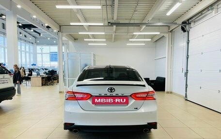 Toyota Camry, 2020 год, 3 749 000 рублей, 5 фотография