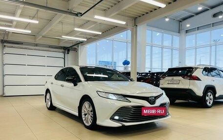 Toyota Camry, 2020 год, 3 749 000 рублей, 8 фотография