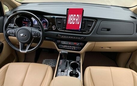 KIA Carnival III, 2019 год, 3 300 000 рублей, 12 фотография