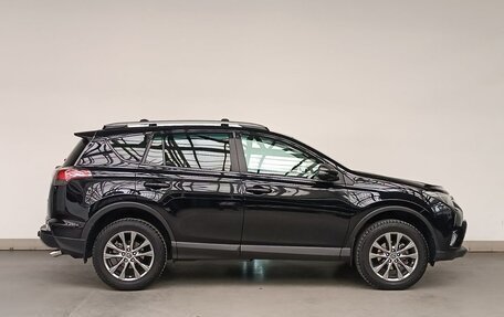 Toyota RAV4, 2017 год, 2 699 000 рублей, 6 фотография