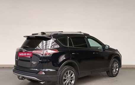 Toyota RAV4, 2017 год, 2 699 000 рублей, 5 фотография