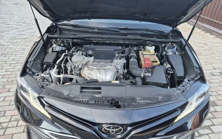 Toyota Camry, 2018 год, 2 300 000 рублей, 17 фотография