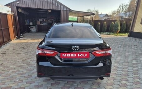 Toyota Camry, 2018 год, 2 300 000 рублей, 10 фотография