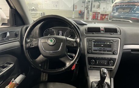 Skoda Octavia, 2010 год, 824 000 рублей, 2 фотография