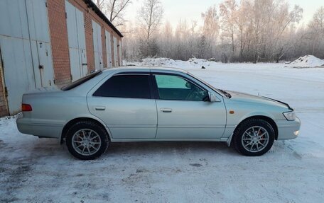 Toyota Camry, 1998 год, 400 000 рублей, 2 фотография