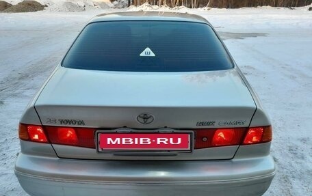 Toyota Camry, 1998 год, 400 000 рублей, 3 фотография