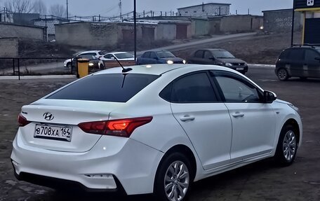 Hyundai Solaris II рестайлинг, 2017 год, 1 000 030 рублей, 1 фотография