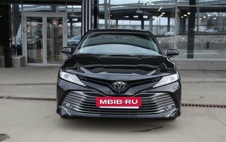 Toyota Camry, 2020 год, 3 950 000 рублей, 2 фотография