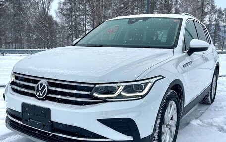 Volkswagen Tiguan II, 2021 год, 2 970 000 рублей, 3 фотография