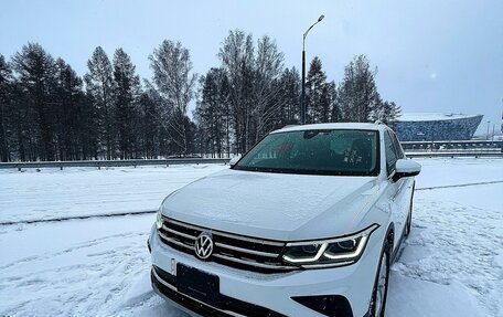 Volkswagen Tiguan II, 2021 год, 2 970 000 рублей, 12 фотография