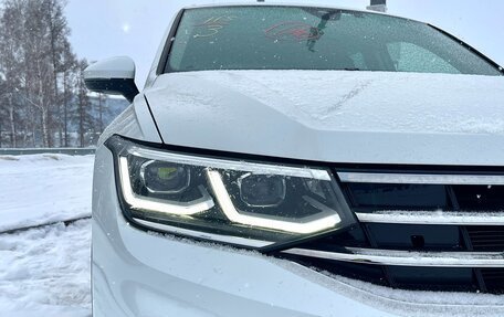 Volkswagen Tiguan II, 2021 год, 2 970 000 рублей, 14 фотография