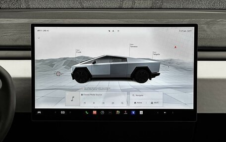 Tesla Cybertruck, 2024 год, 42 000 000 рублей, 26 фотография