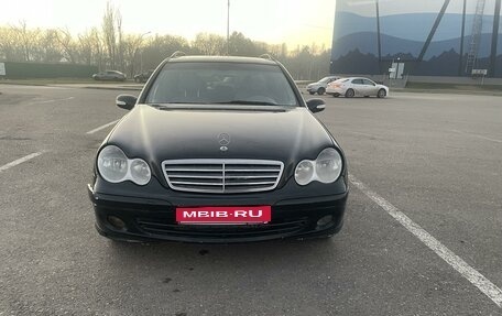 Mercedes-Benz C-Класс, 2004 год, 650 000 рублей, 1 фотография