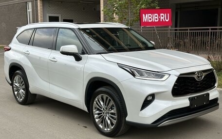 Toyota Highlander, 2024 год, 7 000 000 рублей, 1 фотография