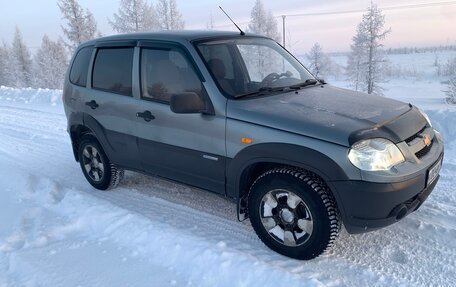 Chevrolet Niva I рестайлинг, 2010 год, 532 000 рублей, 5 фотография