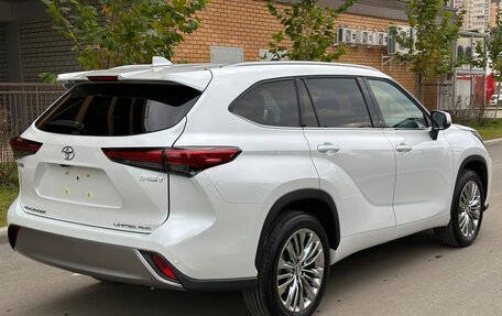 Toyota Highlander, 2024 год, 7 000 000 рублей, 4 фотография