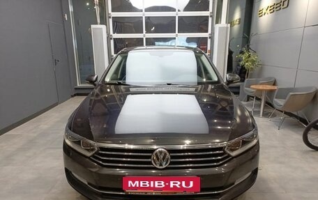 Volkswagen Passat B8 рестайлинг, 2017 год, 2 049 000 рублей, 2 фотография