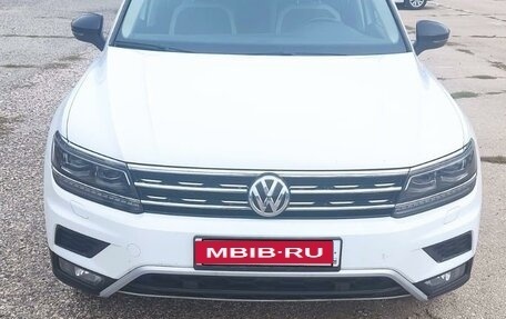 Volkswagen Tiguan II, 2019 год, 3 499 000 рублей, 1 фотография