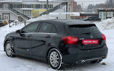 Mercedes-Benz A-Класс, 2017 год, 1 200 000 рублей, 5 фотография