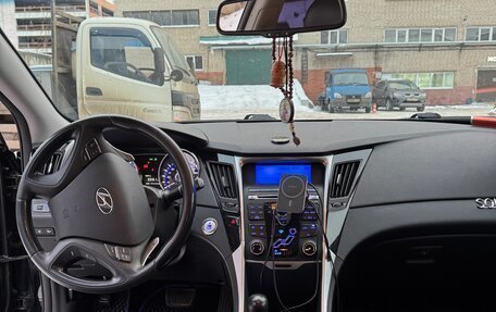 Hyundai Sonata VI, 2010 год, 1 250 000 рублей, 13 фотография