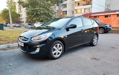 Hyundai Solaris II рестайлинг, 2013 год, 850 000 рублей, 20 фотография