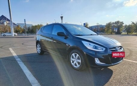 Hyundai Solaris II рестайлинг, 2013 год, 850 000 рублей, 16 фотография