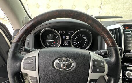 Toyota Land Cruiser 200, 2013 год, 4 100 000 рублей, 27 фотография