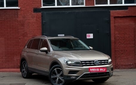 Volkswagen Tiguan II, 2017 год, 2 790 000 рублей, 2 фотография