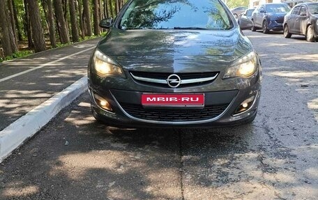 Opel Astra J, 2013 год, 900 000 рублей, 1 фотография