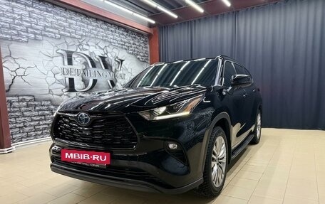 Toyota Highlander, 2024 год, 7 900 000 рублей, 2 фотография