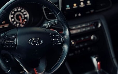 Hyundai Veloster II, 2019 год, 2 190 000 рублей, 16 фотография