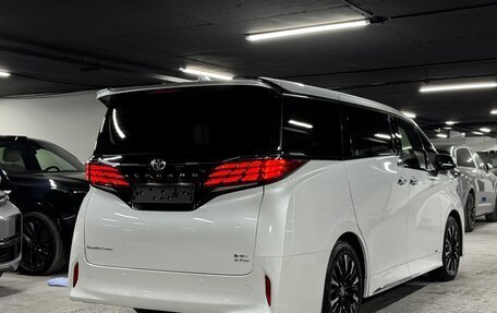 Toyota Alphard, 2024 год, 16 480 000 рублей, 28 фотография