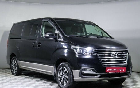 Hyundai Grand Starex Grand Starex I рестайлинг 2, 2019 год, 3 875 000 рублей, 3 фотография