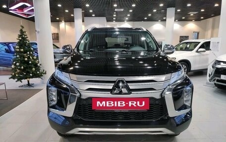 Mitsubishi Montero Sport, 2022 год, 4 430 000 рублей, 7 фотография