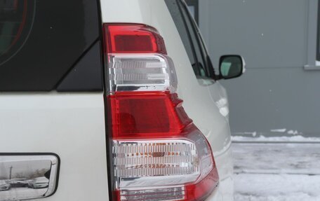 Toyota Land Cruiser Prado 150 рестайлинг 2, 2014 год, 3 149 000 рублей, 16 фотография