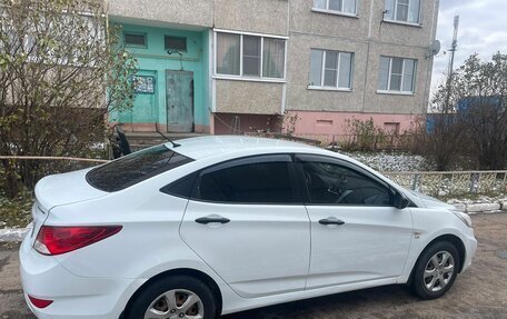 Hyundai Solaris II рестайлинг, 2012 год, 695 000 рублей, 1 фотография