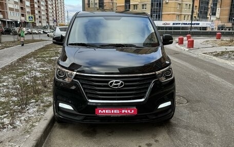 Hyundai H-1 II рестайлинг, 2021 год, 4 350 000 рублей, 2 фотография