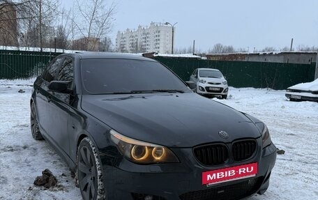 BMW 5 серия, 2004 год, 1 270 000 рублей, 3 фотография