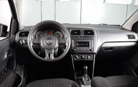 Volkswagen Polo VI (EU Market), 2011 год, 899 000 рублей, 6 фотография