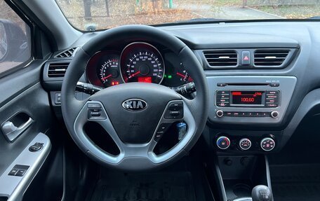 KIA Rio III рестайлинг, 2015 год, 1 100 000 рублей, 28 фотография