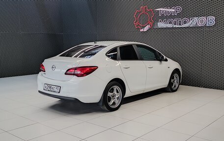 Opel Astra J, 2013 год, 710 000 рублей, 6 фотография