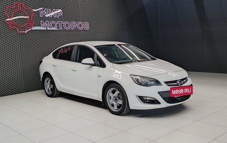 Opel Astra J, 2013 год, 710 000 рублей, 3 фотография