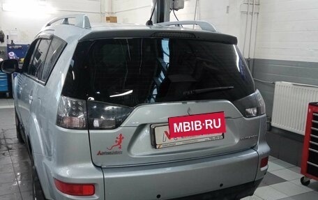 Mitsubishi Outlander III рестайлинг 3, 2010 год, 900 000 рублей, 4 фотография