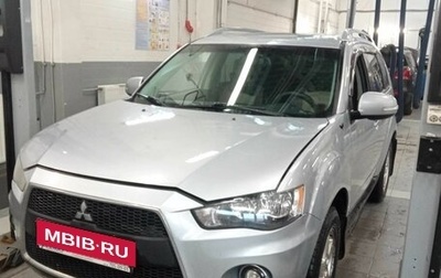 Mitsubishi Outlander III рестайлинг 3, 2010 год, 900 000 рублей, 1 фотография